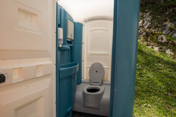 Best Portable bathroom rental  in Farmersville, OH